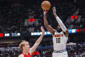 没啥手感！小哈达威半场5中1仅拿3分 无其他有效数据